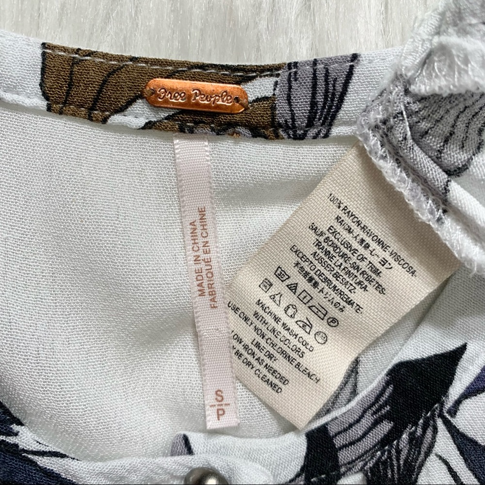 SOLD-Free People Floral Choker Neck Swing Pocket Tunic - Picture 13 of 14